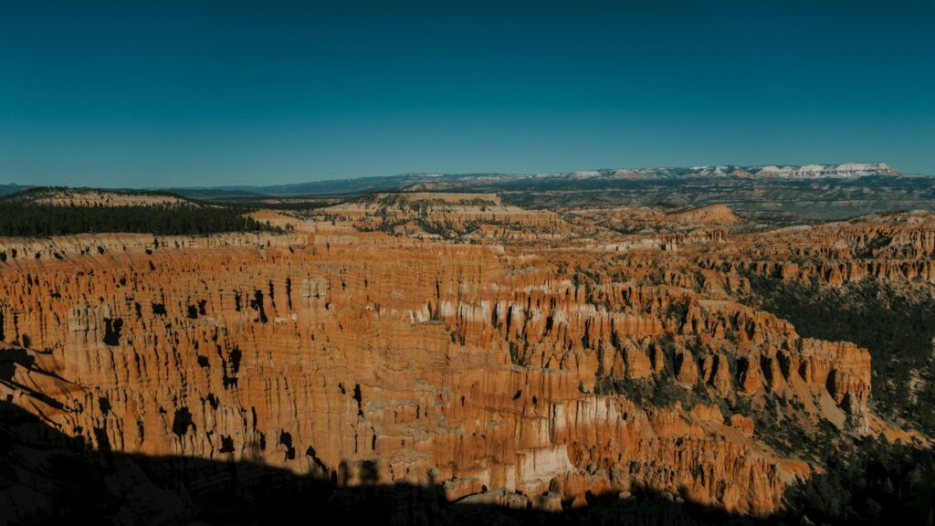 A panoramic view of Red Rock Canyon, highlighting its natural beauty. — attractions in Las Vegas