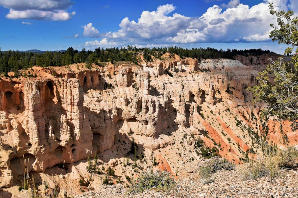 A panoramic view of Red Rock Canyon highlighting its stunning rock formations. — attractions in Las Vegas