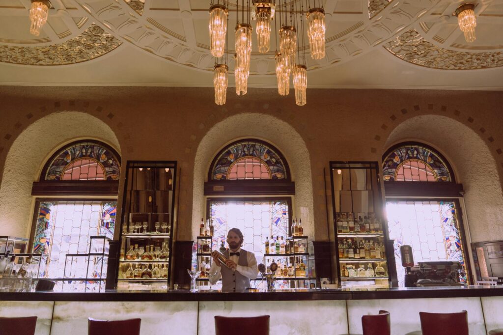 An insider's perspective of a hidden bar or lounge frequented by locals. — Las Vegas Strip tips