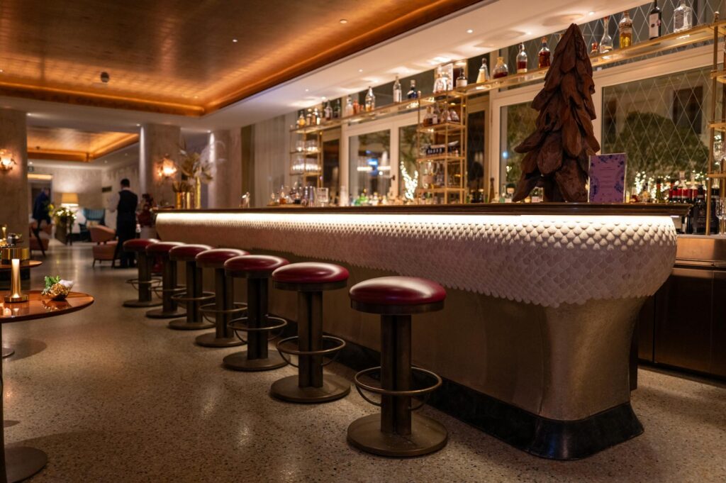An upscale lounge with stylish decor and signature cocktails on the bar — Las Vegas nightlife