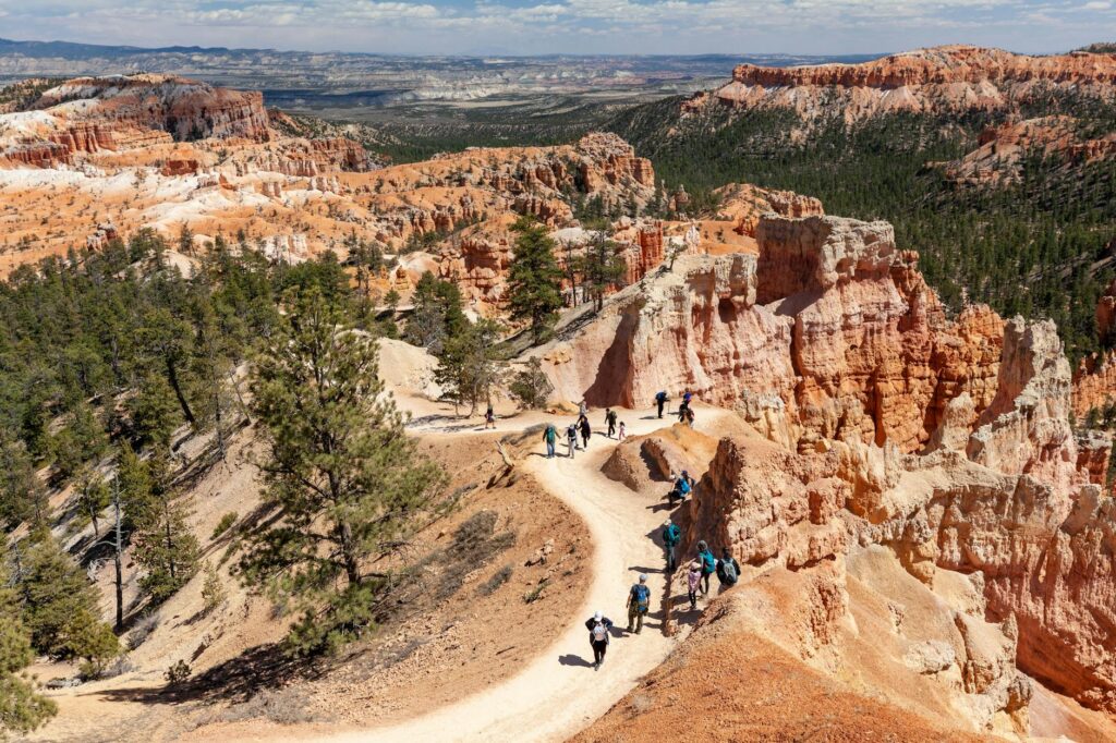 A breathtaking view of Red Rock Canyon showcasing its unique rock formations and hiking trails. — outdoor activities Las…