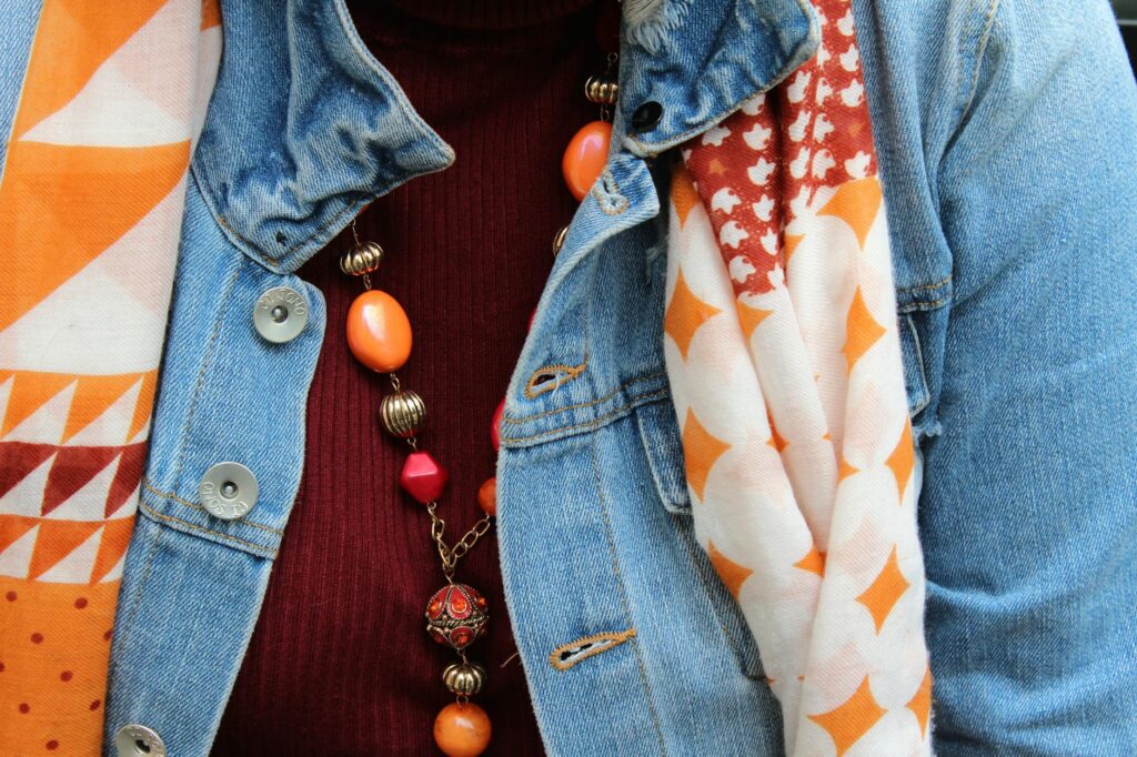 A cozy fall outfit featuring layers and accessories perfect for mild temperatures in Las Vegas. — Las Vegas packing guide
