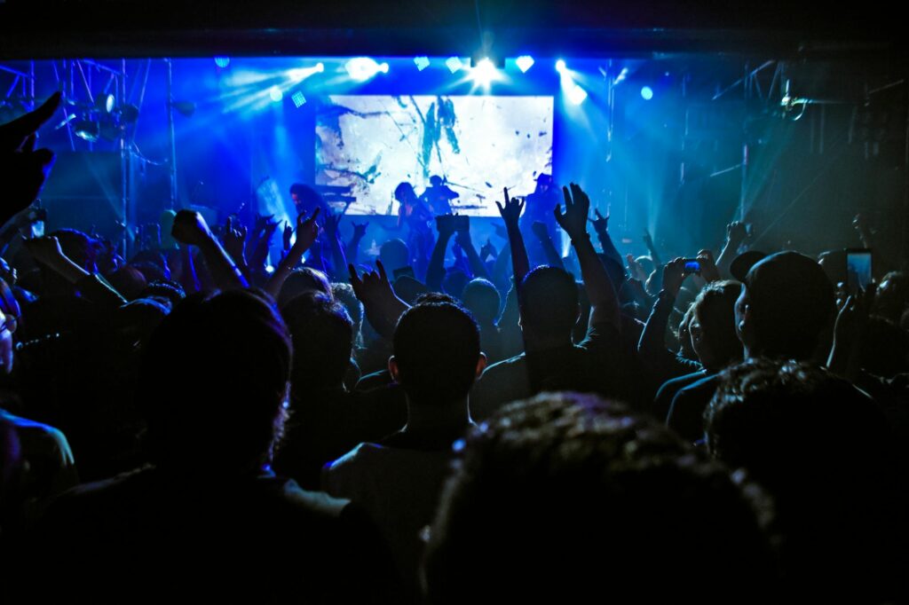 An energetic crowd at a popular Vegas nightclub, emphasizing the excitement of nightlife. — Las Vegas nightlife guide