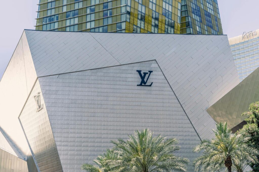 An exterior shot of a newly opened nightclub in Las Vegas, emphasizing modern design and vibrant lighting. — Las Vegas n…