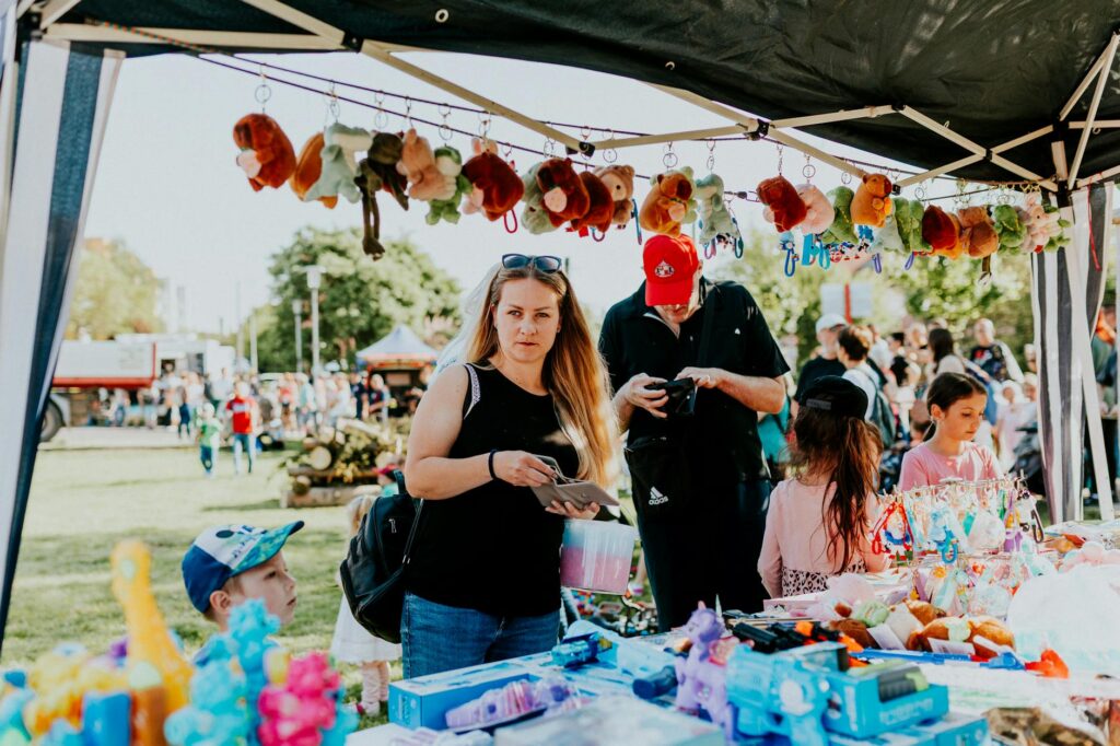 Families enjoying a free event at a local festival in Las Vegas — free attractions Las Vegas