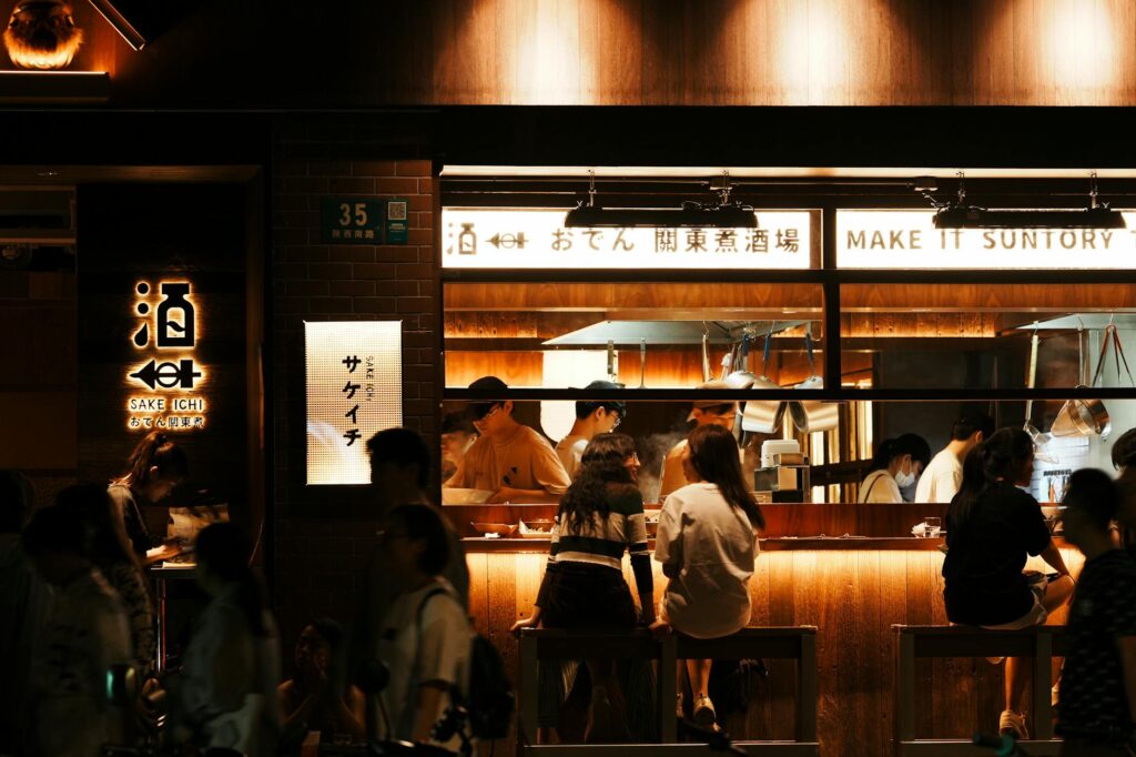 A bustling dining scene at a popular Vegas restaurant, capturing the lively atmosphere. — unique restaurants in Las Vegas