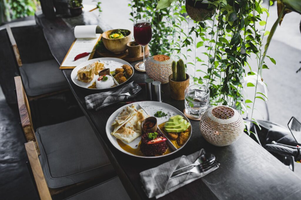 A collage of different budget-friendly meals from various affordable restaurants in Las Vegas. — affordable restaurants …