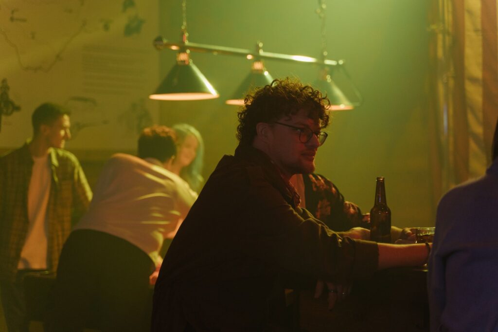 A cozy bar setting with locals enjoying drinks and conversation. — Las Vegas nightlife guide