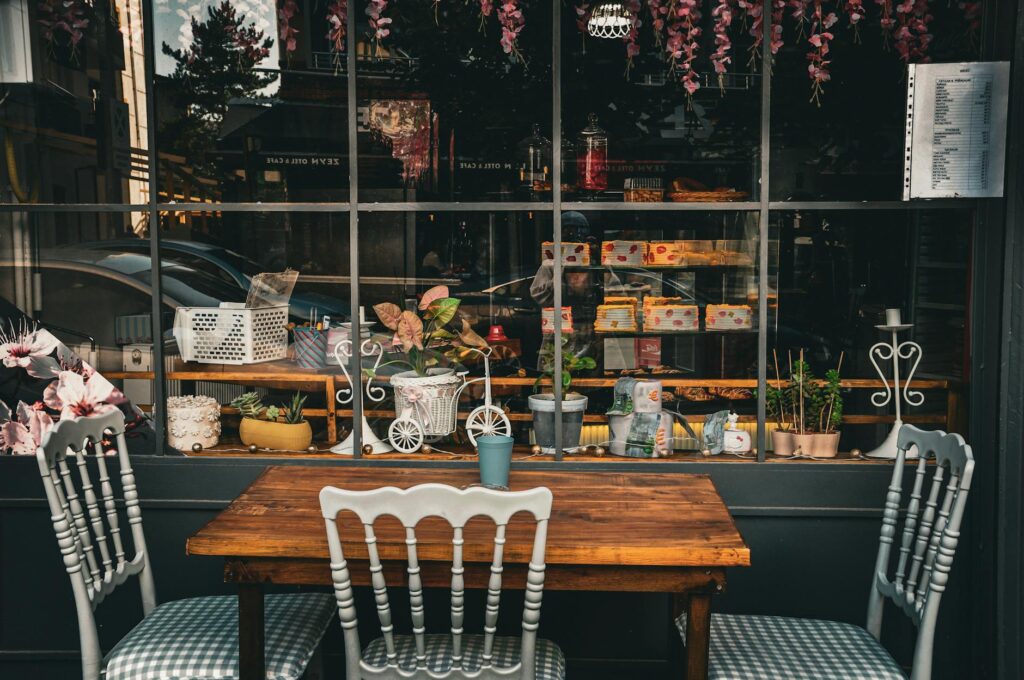 A cozy, hidden coffee shop filled with locals, displaying a warm and inviting atmosphere. — hidden gems Las Vegas