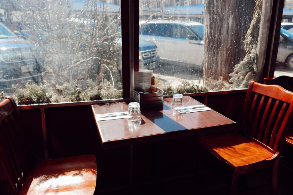 A cozy restaurant setting in Las Vegas, illustrating the dining experiences available before and after shows. — Las Vega…