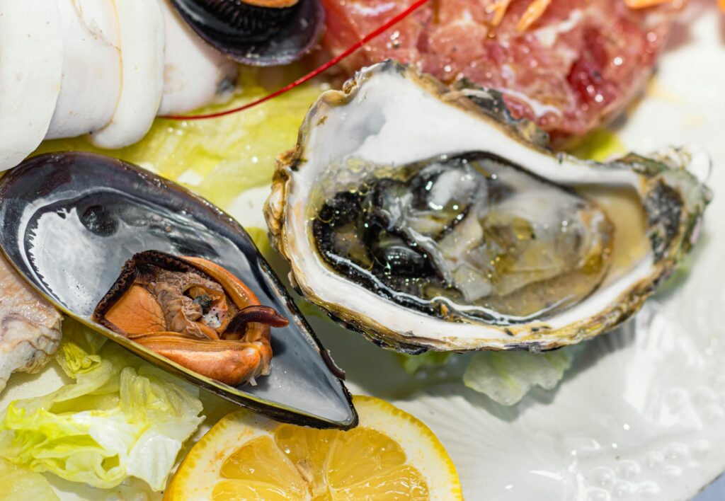 A glimpse of the underwater dining experience at The Oyster Bar with marine decor — unique restaurants Las Vegas