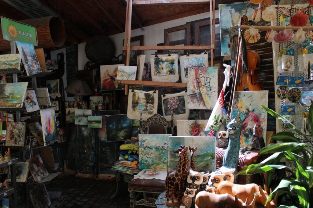 A local art gallery featuring unique pieces by Nevada artists. — Las Vegas local tips