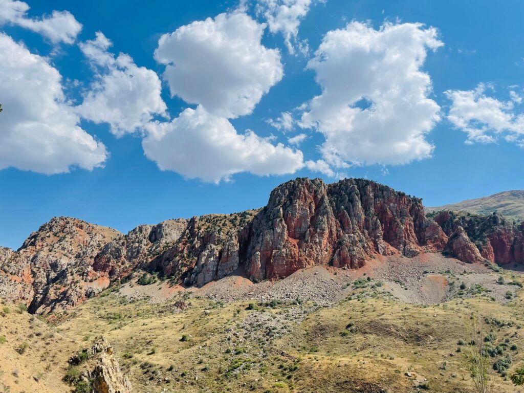 A scenic shot of Red Rock Canyon showcasing its beautiful rock formations — free attractions Las Vegas