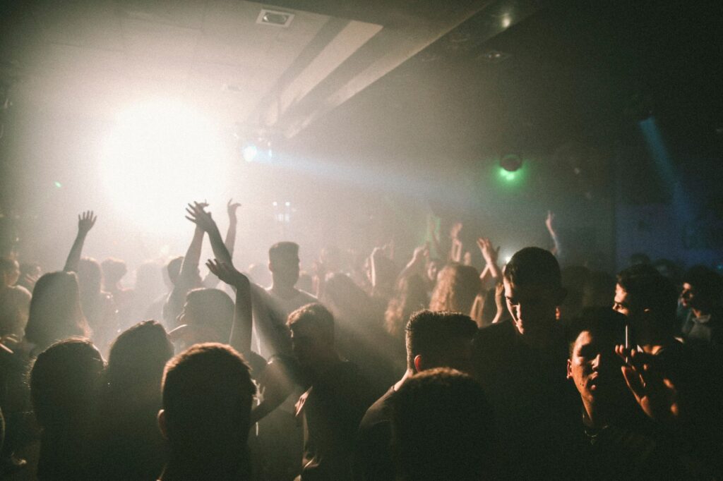 A vibrant scene from a top Las Vegas club showcasing the dance floor and crowd. — Las Vegas nightlife guide