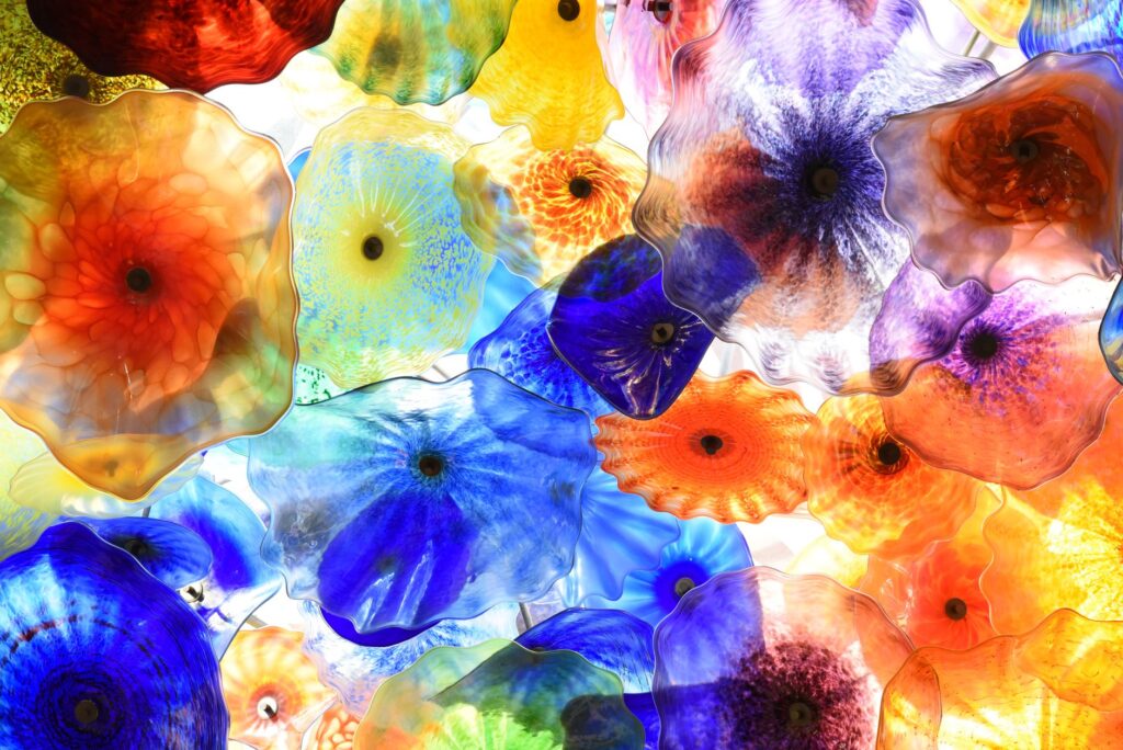 An art installation at a lesser-known gallery in Las Vegas, showcasing vibrant colors and creativity. — hidden gems Las …