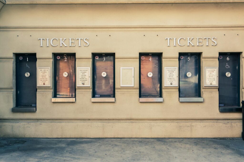 An image of a busy ticket booth on the Las Vegas Strip. — discount show tickets Las Vegas