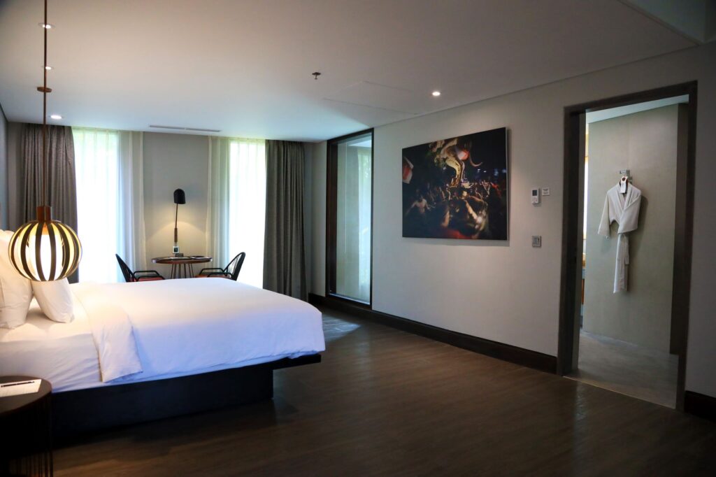 Interior shot of a modern room at the LINQ Hotel + Experience. — budget hotels in Las Vegas