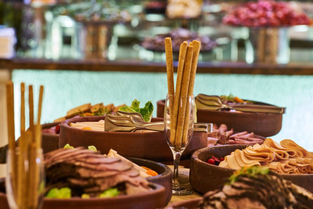 A close-up of a delicious buffet spread in one of Las Vegas's renowned restaurants. — las vegas travel faq