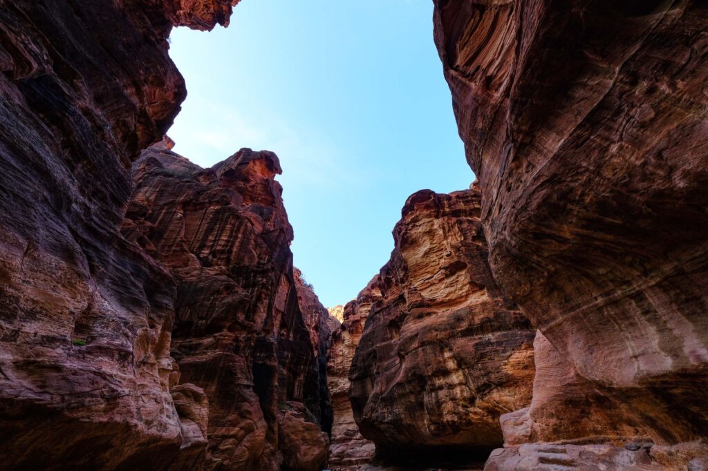 A serene hiking trail leading to breathtaking views of the Red Rock Canyon, a hidden natural wonder. — Las Vegas hidden …