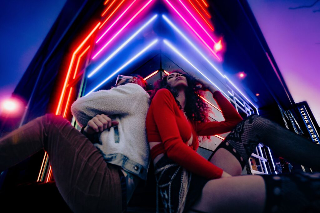 A stylish couple dressed for a night out at a popular Vegas club. — Las Vegas nightlife
