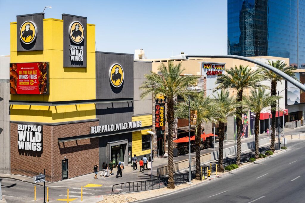 A bustling happy hour scene at a budget-friendly Las Vegas restaurant. — cheap eats Las Vegas