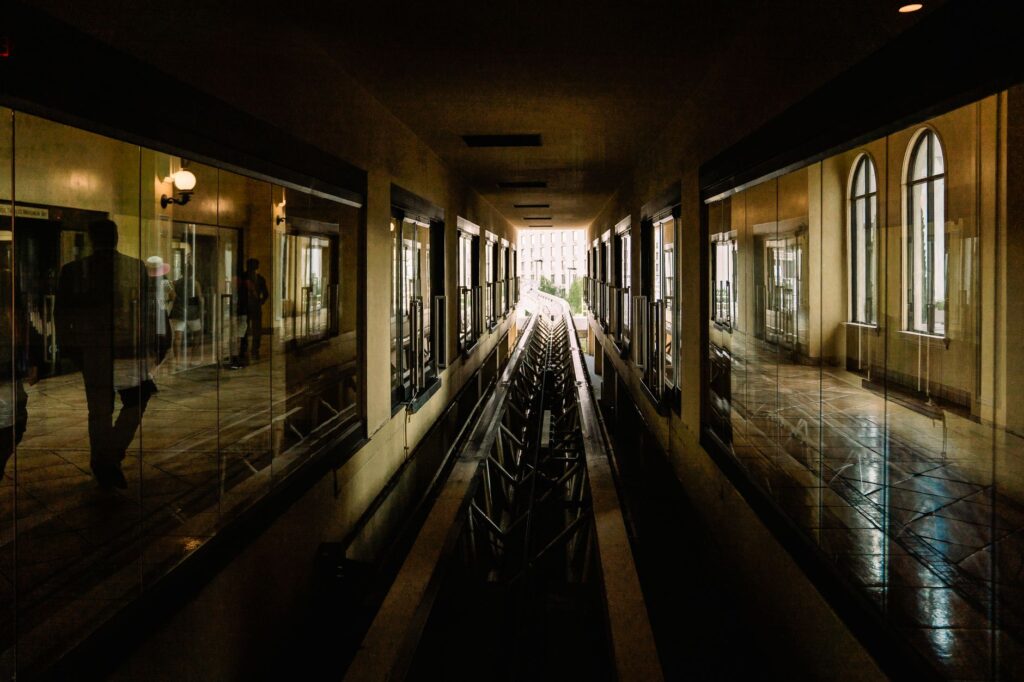 An interior shot of a Las Vegas Monorail, showcasing its modern design and passenger experience. — Las Vegas transportation