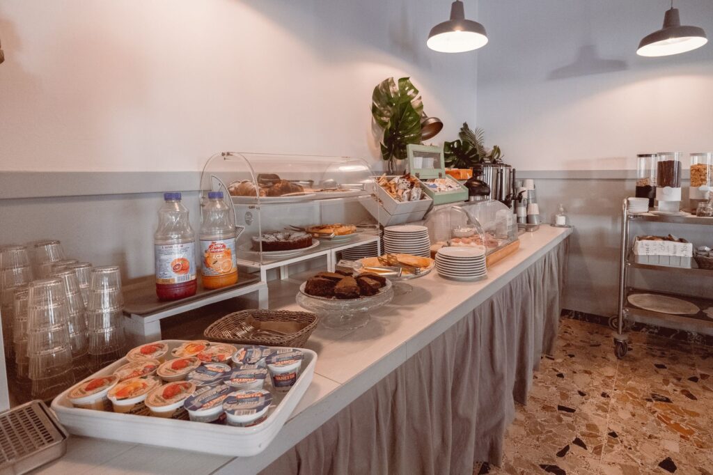 An inviting dining area in a budget hotel, showcasing affordable meal options. — budget hotels in Las Vegas