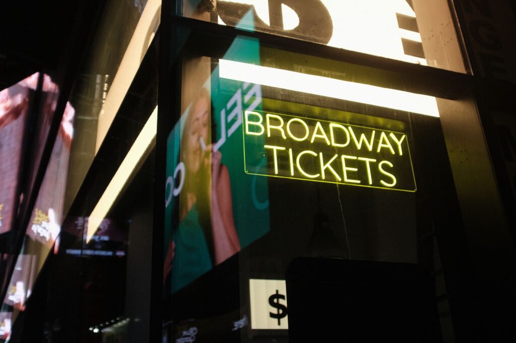 A screenshot of a popular discount ticket website displaying cheap show options. — cheap show tickets Las Vegas